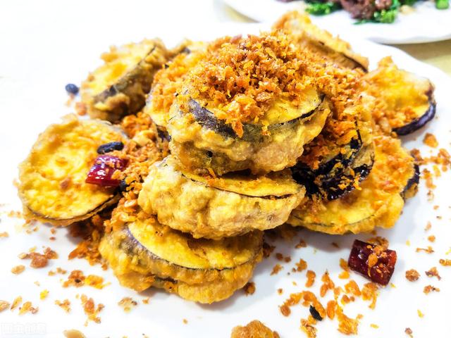 炸茄子的面糊怎么调才能酥脆（调“面糊”别用水）