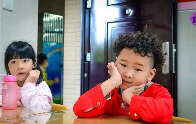 六点半球球没有穿是哪几，六点半球球（六点半剧组消失了很多演员）