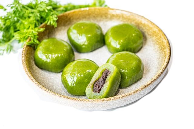 艾草能不能直接晒干，艾叶如何保存变成陈艾（农谚：家有三年艾）