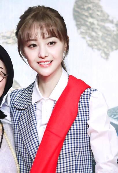 女生又傻可爱的外号，可爱女生绰号大全（粉丝都给女明星们起了哪些可爱的外号别称）