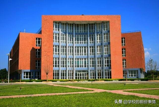 北京吉利大学是几本，北京吉利汽车4s店地址（北京更名“最成功”的大学）