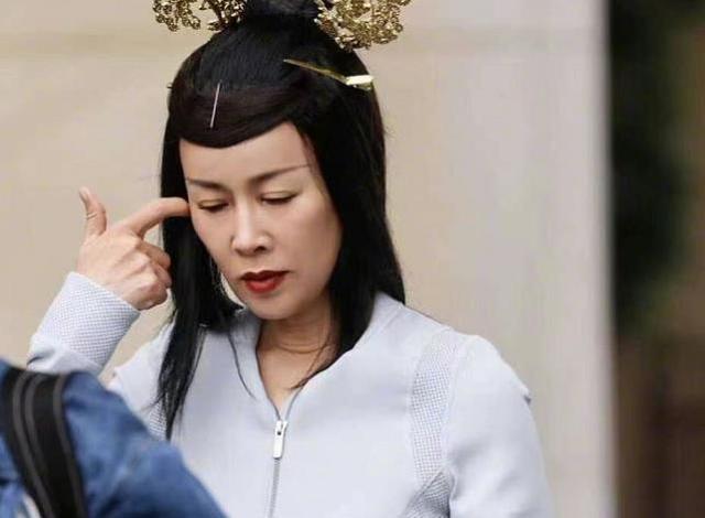 向往的生活彩灯是什么品种，向往的生活里的彩灯是什么动物（那英成《向往的生活》最“炸场”嘉宾）