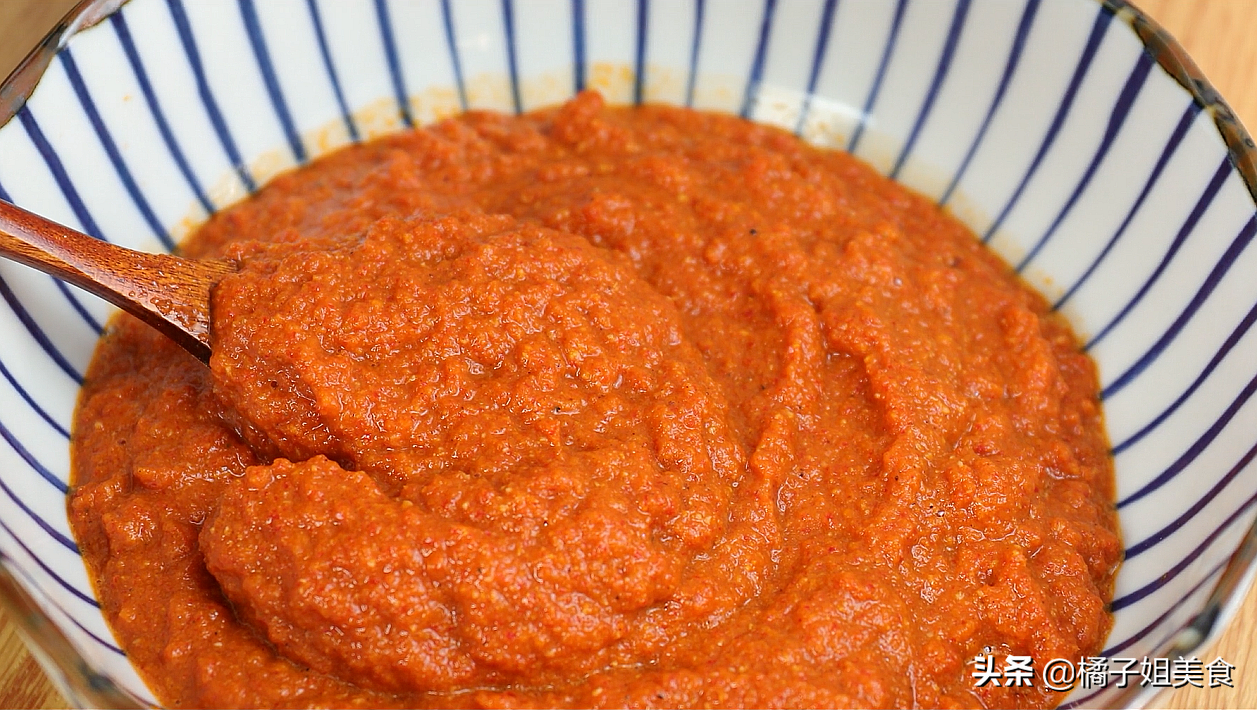 辣椒酱的家庭做法 没有任何添加剂 香辣过瘾 拌啥都美味-起舞食谱网