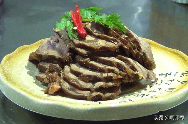 卤牛肉用什么调料，卤牛肉需要哪些香料（厨师长分享：卤牛肉的制作配方）