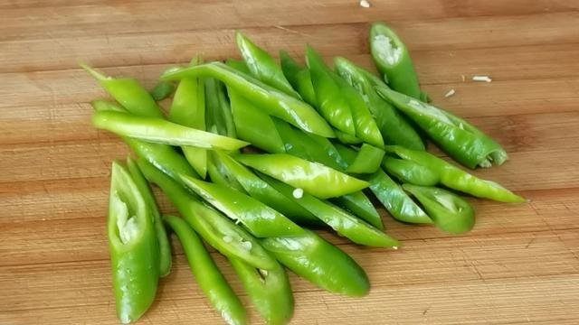 土公鸡怎么做好吃，营养解馋土鸡挑选有技巧