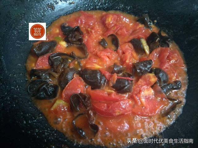 西红柿打卤面的做法，百吃不厌的西红柿打卤面