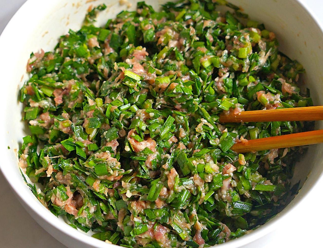 韭菜和什么不能一起吃，韭菜与什么不能一起吃（难怪吃着不香不好吃）