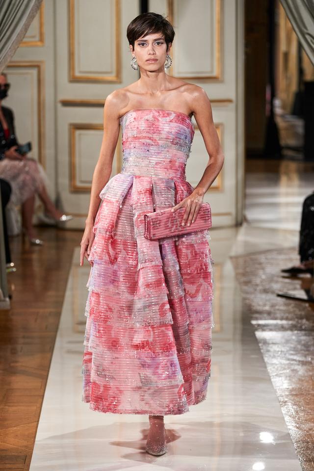 阿玛尼衣服什么档次，阿玛尼服饰什么档次（Privé2021秋季高定女装）