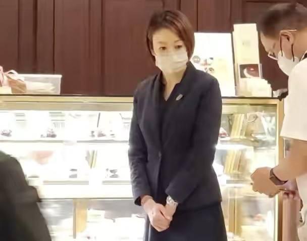 落选港姐梁敏仪，梁敏仪港姐（晶女郎梁敏仪近一年无演艺工作邀约）