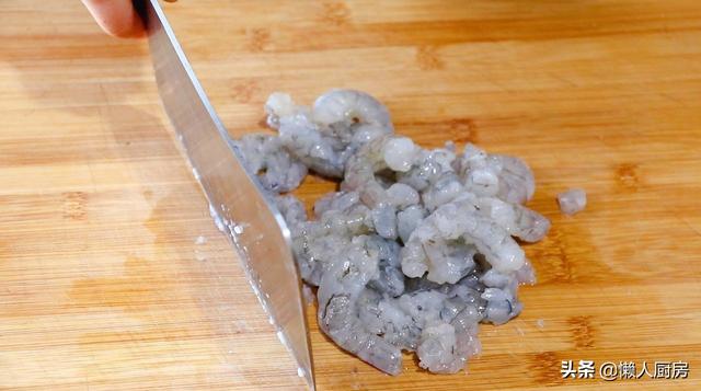 如何做虾卷好吃，如何做虾卷好吃窍门（教你象牙鲜虾卷的做法）