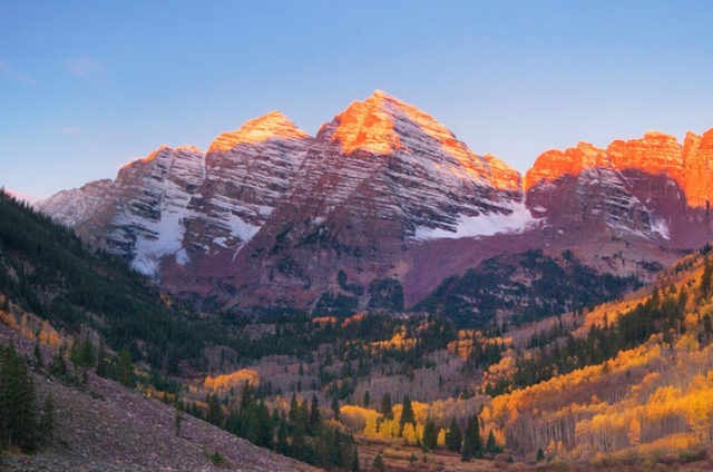 离离原上草全诗，白居易“离离原上草”一诗