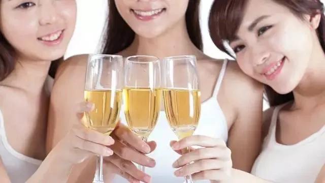 枸杞泡酒多长时间可以喝，枸杞泡酒能存放多长时间（枸杞泡酒有滋补效果吗）