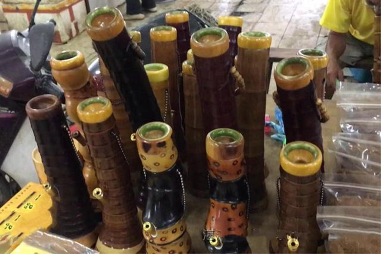 湛江有一种习俗叫抽水烟筒,几乎家家户户都有段难忘的往事