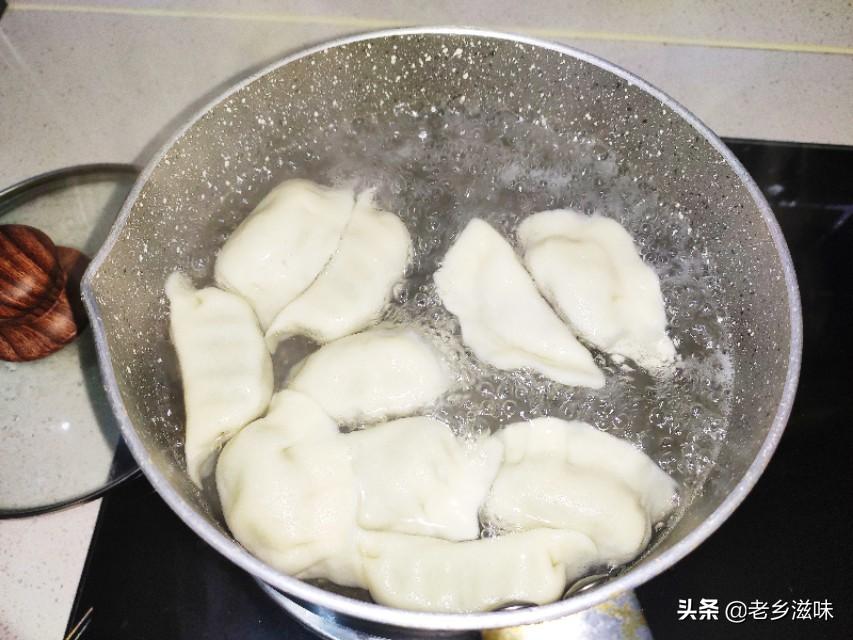 鱼肉馅饺子怎么做，如何做鱼肉馅饺子（老婆挑战“鱼肉馅水饺”做法）