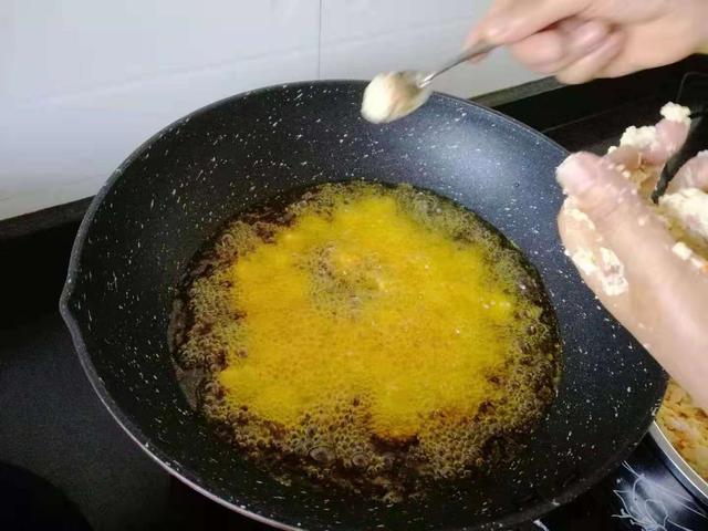 米饭豆腐怎么做好吃，婆婆用剩米饭和一块豆腐