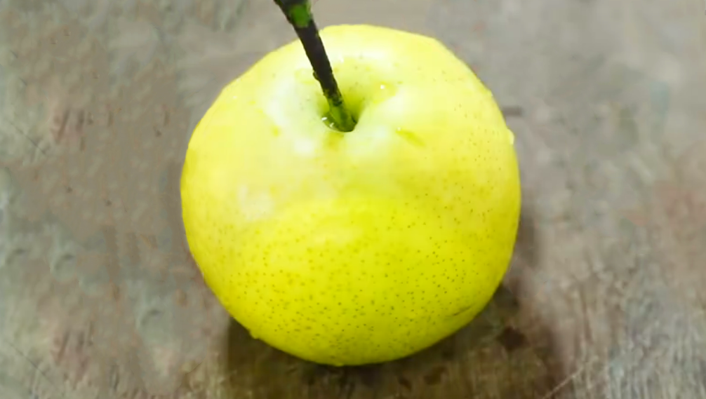 图片[2]-【冰糖蒸雪梨】做法步骤图 大人小孩都能喝 常吃身体更健康-起舞食谱网