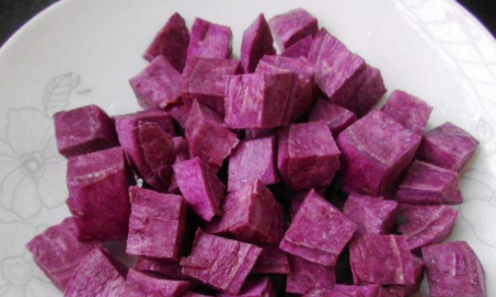 用榨汁机做紫薯豆浆的做法，用榨汁机做紫薯豆浆的做法视频（教大家做不一样的豆浆）