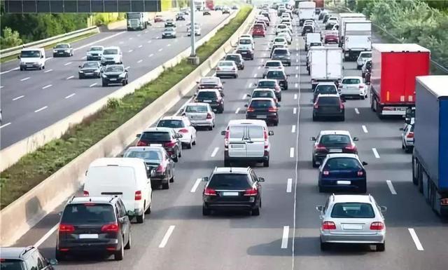 新手开车省油技巧，开车如何节省油技巧（新手开车如何更省油）