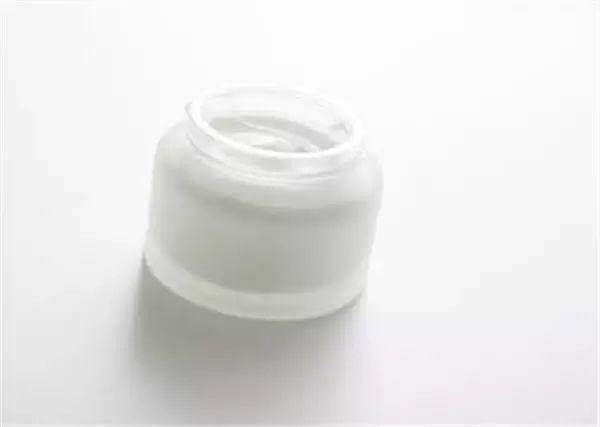 过期的眼霜还能做什么用，眼霜的保质期有多长（过期的护肤、化妆品竟然还能这么用）