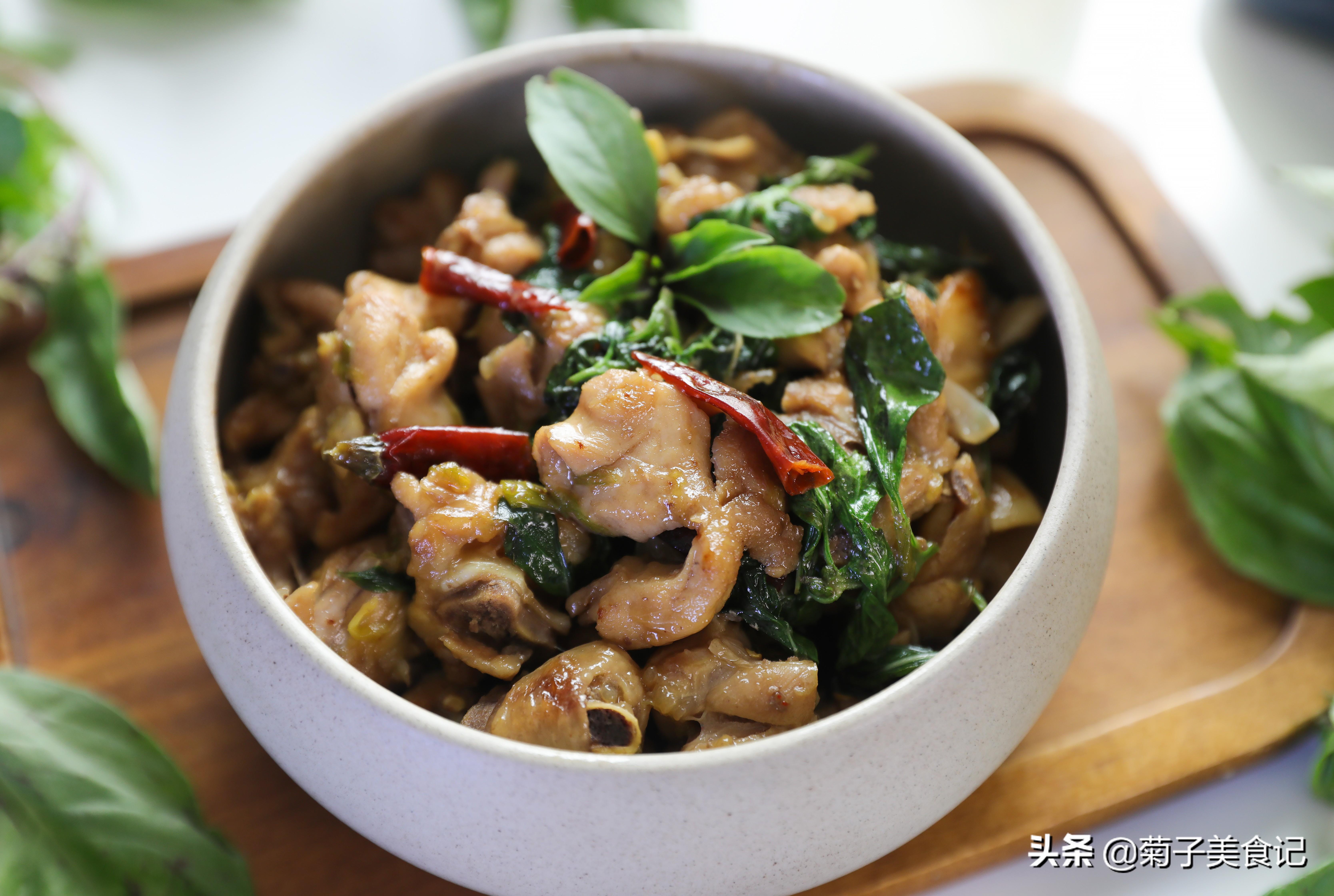 三杯鸡是哪三杯，台式三杯鸡是哪三杯（最重要的还有那香草罗勒叶）