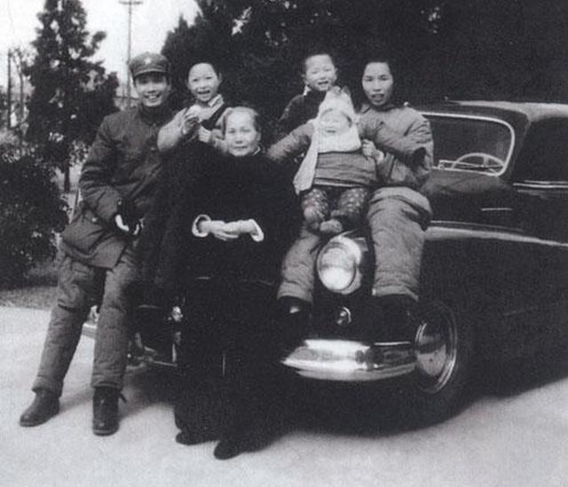 张震怎么死的，邓小平：比我小10岁（张震讲故事死了是真的吗）