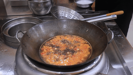 豆腐汤的做法，豆腐汤的做法家常菜简单的做法（一块豆腐、两个西红柿）