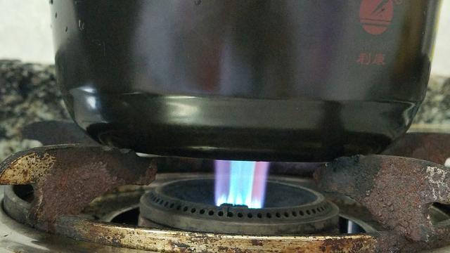 豆腐炖鱼的做法，豆腐炖鱼最简单的做法（豆腐炖鱼这样做）