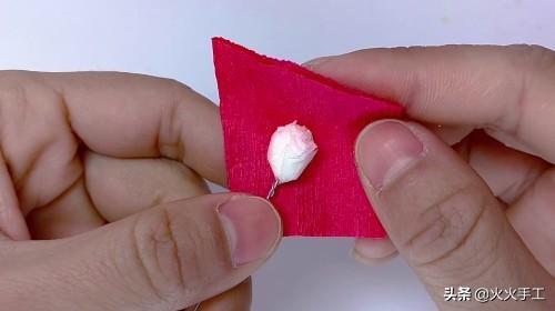 红梅花的寓意是什么，红梅花代表什么象征意义（而我用枯树枝和纸做了一枝梅花）