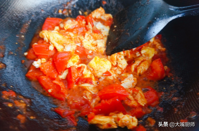 炒西红柿的做法，炒西红柿做法（学学厨师的做法）