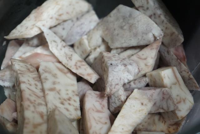 芋泥的制作方法，奶香芋泥的制作方法（为什么奶茶店的芋泥颜色那么好看）