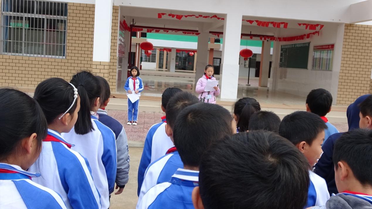 城南小学校服（深圳市龙岗区捐赠那坡县城厢镇深龙小学学生四季套装校服）