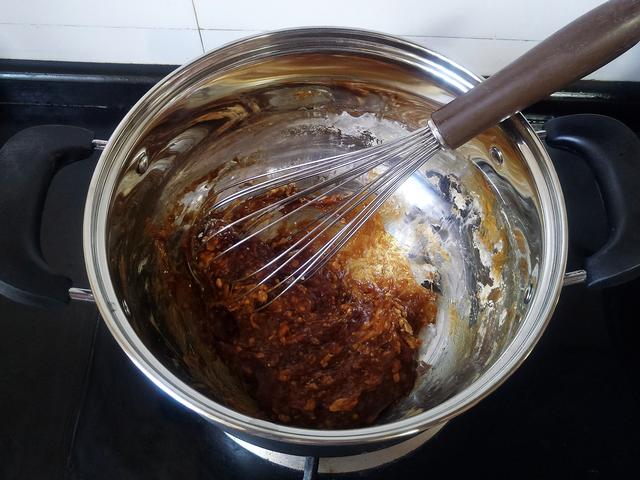 珍珠煮多久才彻底熟透，如何煮珍珠奶茶的珍珠（做法竟如此简单）