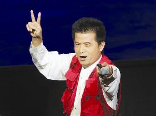 毕福剑最新消息，毕福剑近况最新消息（61岁毕福剑现身私人聚会有美女陪）