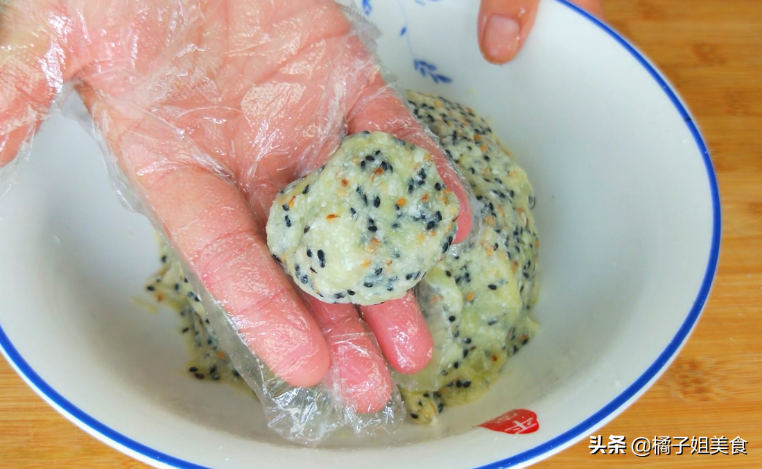 圖片[3]-創新中秋月餅：土豆芝麻椰蓉月餅做法 無水無油 健康又美味-起舞食譜網