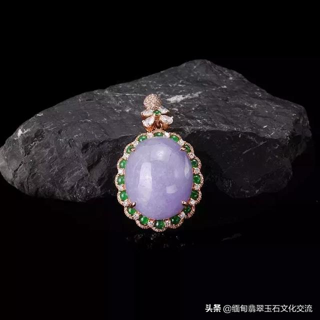 紫罗兰翡翠属于什么档次，糯种翡翠属于什么档次（紫罗兰翡翠高中低三个等级以及如何判断紫罗兰翡翠的价格）