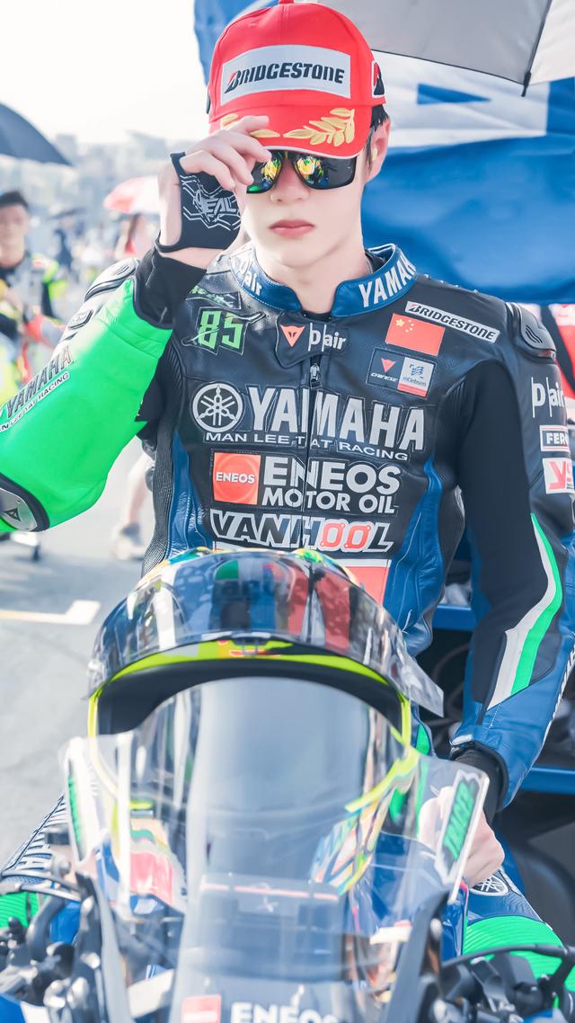 境界的彼方壁纸，境界的彼方，微信头像（突然感觉博辰君好帅），微信头像（你们想要的王一博高清壁纸）