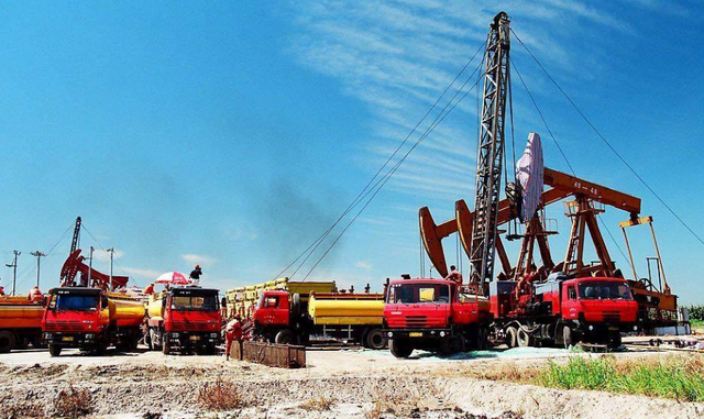 一桶油多少升，一桶油等于多少升（为啥石油都用桶作计算单位）