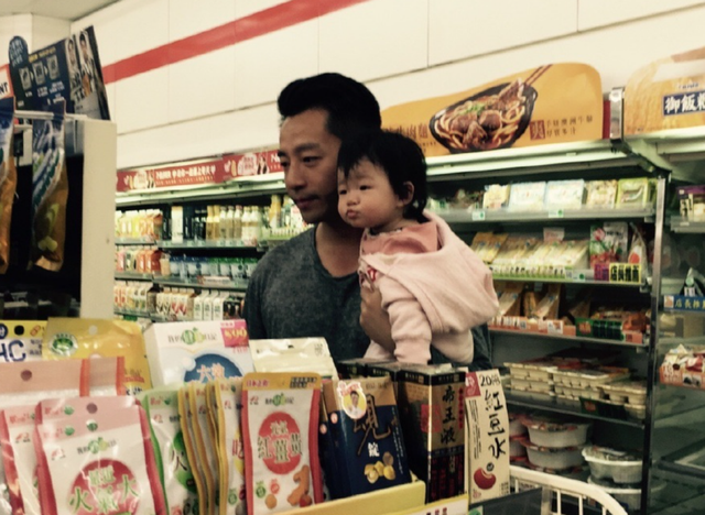 乖巧的女生外貌特征，乖巧的女生外貌特征图片（小眼睛和爸爸似复制粘贴）