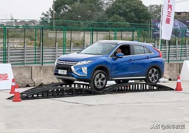 20万左右四驱suv，路虎为上班族特意设计了一款小型SUV（这些SUV通过性超强）