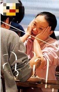 恋爱长跑结婚祝福语6，爱情长跑的结婚感言（47岁曾宝仪与男友外出吃饭）