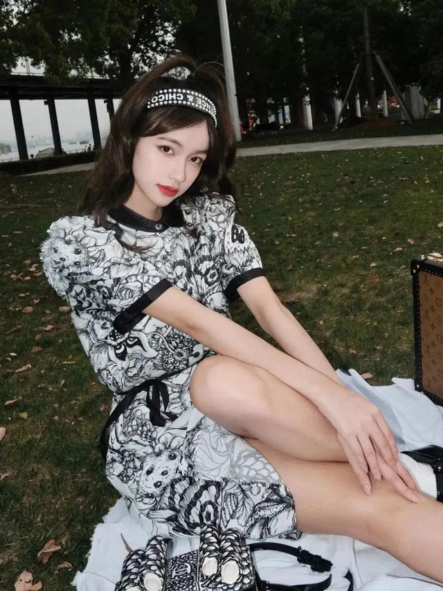 什么发型显脸小显年轻，适合瘦脸的发型（简单易打理的4款发型）