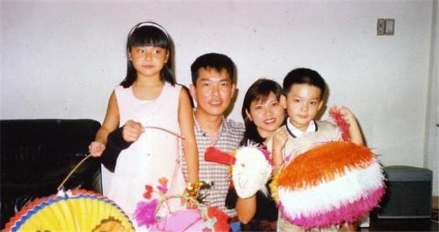洪金宝让他在电影中成名，元彪在“大师兄”洪金宝的提携下成为男主角