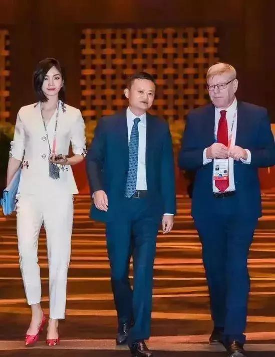 阿里p8是什么级别，阿里p7是什么级别（阿里P8的财富“围城”）