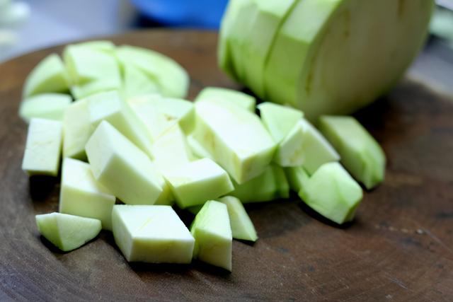 什么是酱爆，酱爆是什意思（甜面酱、番茄酱哪种更好吃）