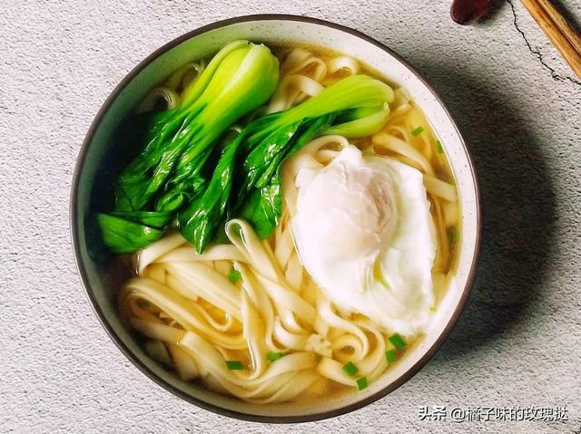 秘制乌冬面的做法，秘制乌冬面的做法和配料（吃完满满的幸福感）