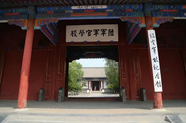 余则成的原型是谁，余则成历史原型是谁（45年后终回大陆）