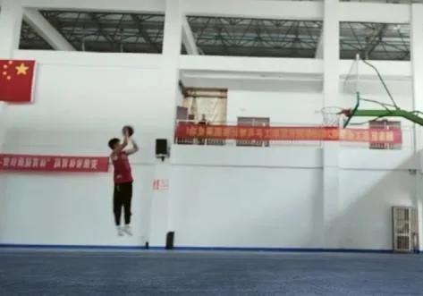 半月板损伤一辈子完蛋了，半月板损伤怎么治疗比较好得快（19岁的二断叉友都经历过什么）