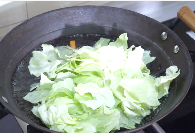 泡菜水的制作方法，泡菜水的简单制作方法（泡菜最简单好吃的做法）