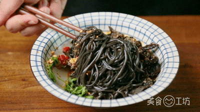孕妇能吃蕨根粉吗，蕨根粉什么人不能吃（这一碗销魂粉，调好料汁很重要）