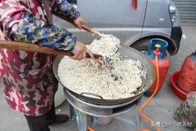 自制炒米糕做法，农村传统小吃炒米糕